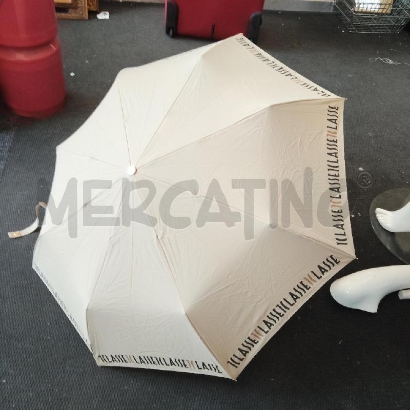 OMBRELLINO RICHIUDIBILE PRIMA CLASSE | Mercatino dell'Usato Domodossola 2