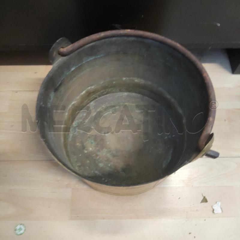 PAIOLO OTTONE PESANTE PIEDINI | Mercatino dell'Usato Domodossola 2