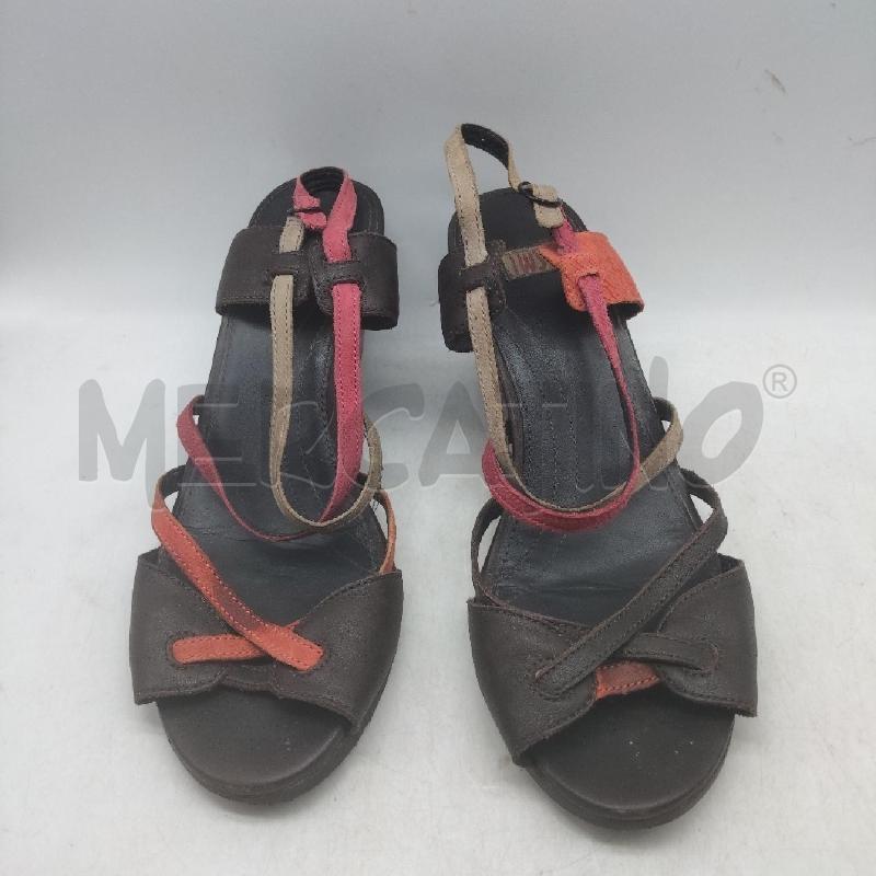 SANDALI DONNA MARRONI CINTURINO BEIGE ROSSO CAMPER TWS | Mercatino dell'Usato Domodossola 1