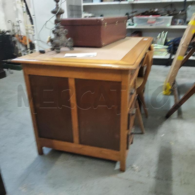 SCRIVANIA CON CASSETTI LATERALI E SEDIA CHIARA | Mercatino dell'Usato Domodossola 3