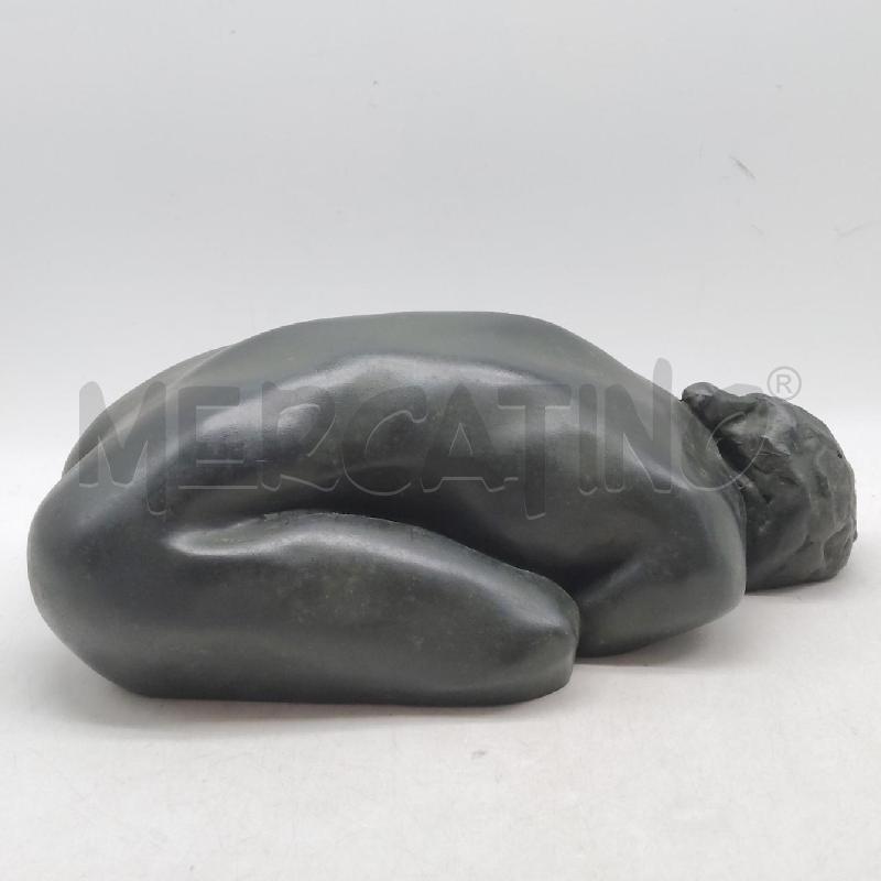 SCULTURA DONNA ACCOVACCIATA IN MARMO COMPRESSO | Mercatino dell'Usato Domodossola 3
