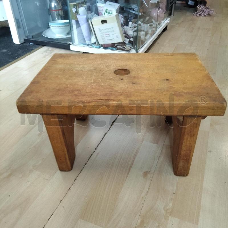 SGABELLO BASSO LEGNO CHIARO | Mercatino dell'Usato Domodossola 1