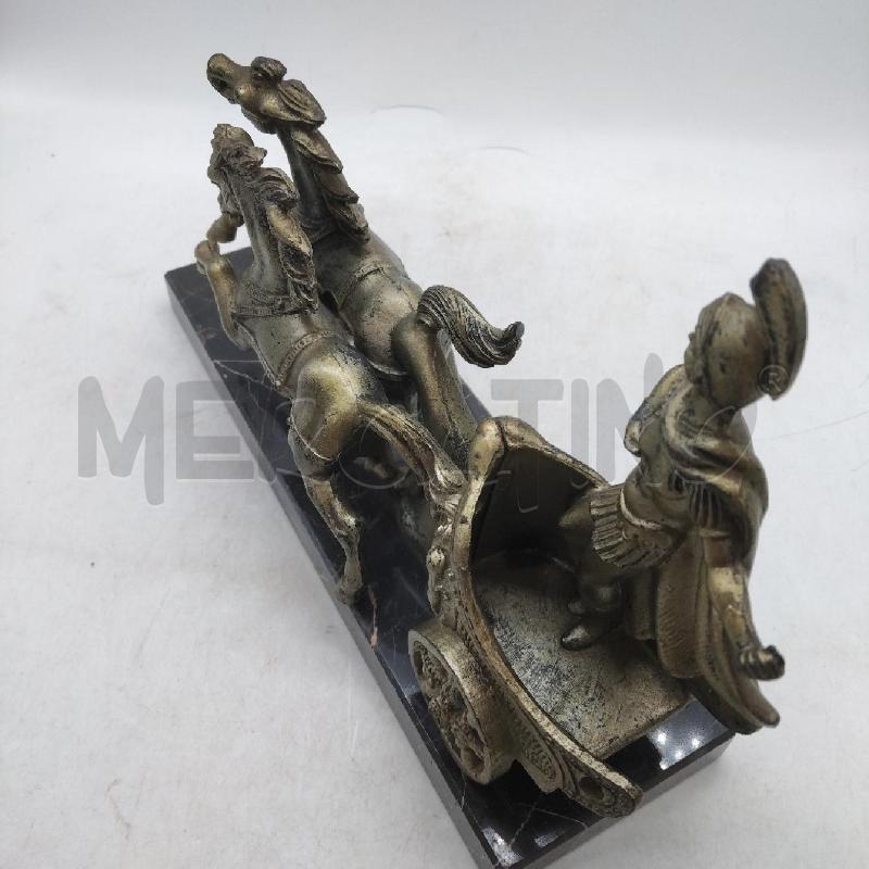 STATUINA IMPERATORE CON 2 CAVALLI | Mercatino dell'Usato Domodossola 3