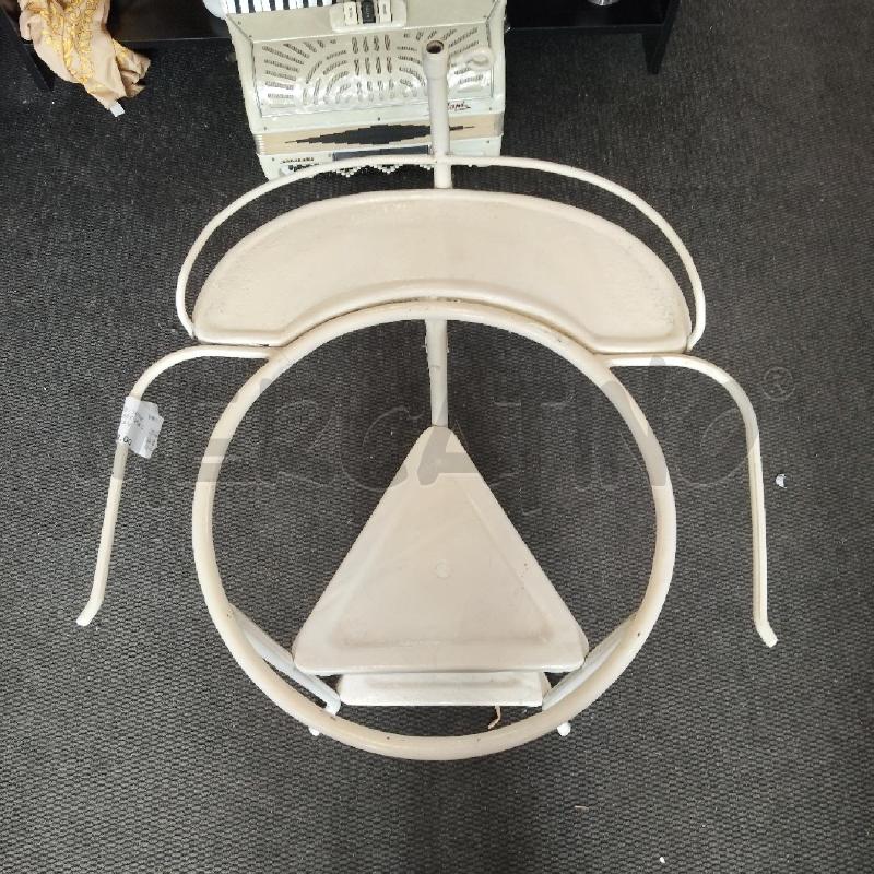 SUPPORTO BIANCO PER CATINO E BROCCA VINTAGE | Mercatino dell'Usato Domodossola 2