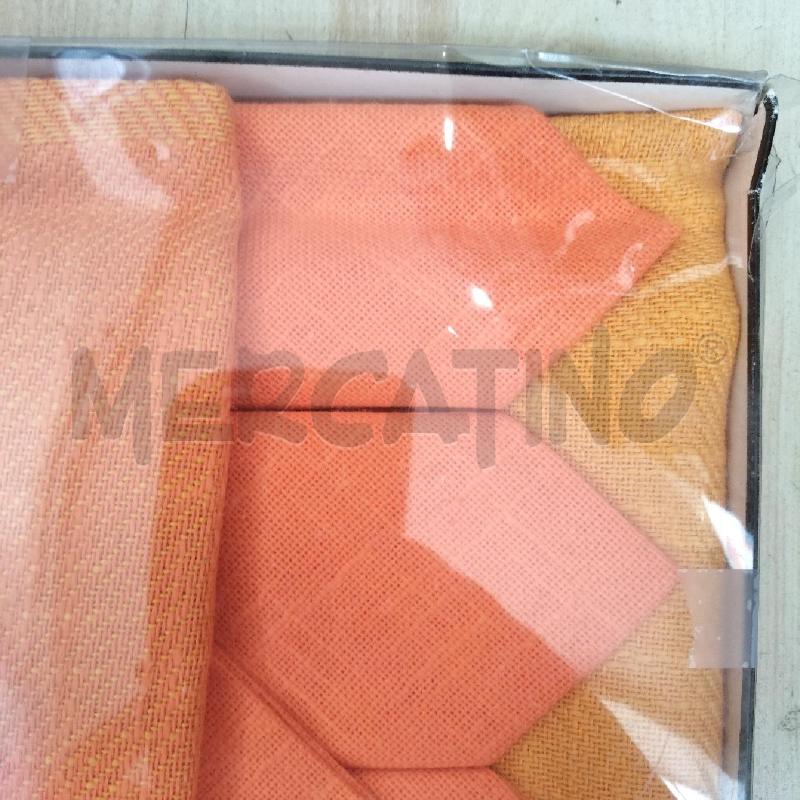 TOVAGLIA ARANCIONE CON TOVAGLIOLI  | Mercatino dell'Usato Domodossola 3