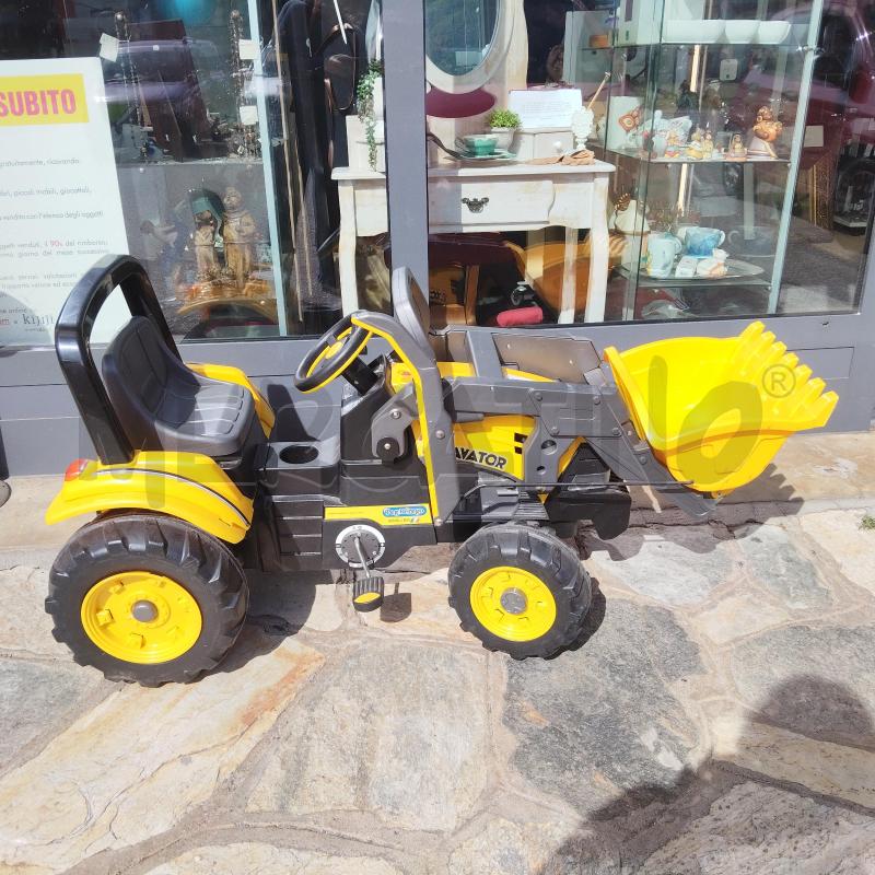 TRATTORE A PEDALI ELEVATORE GIALLO  | Mercatino dell'Usato Domodossola 1