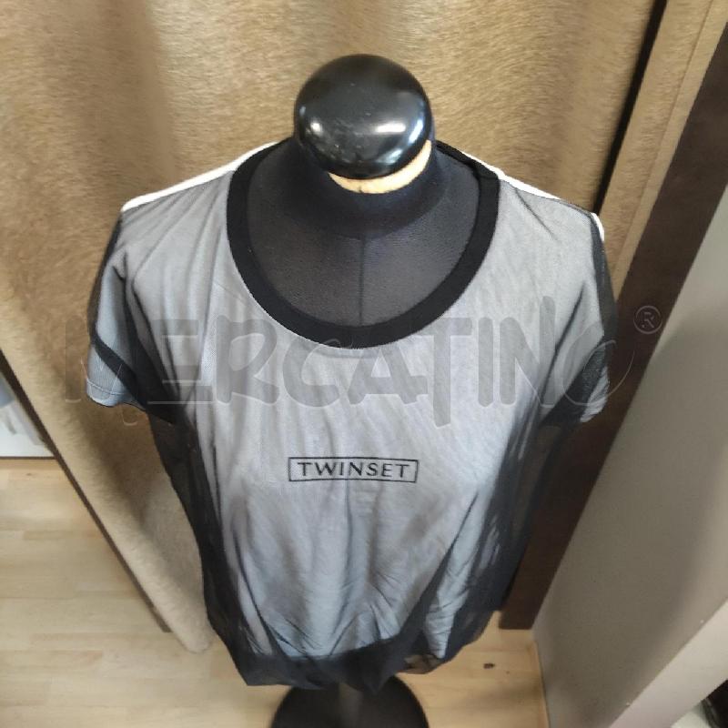 T SHIRT DONNA BIANCA SOPRA PARTE NERA GARZATA TWINSET  | Mercatino dell'Usato Domodossola 2