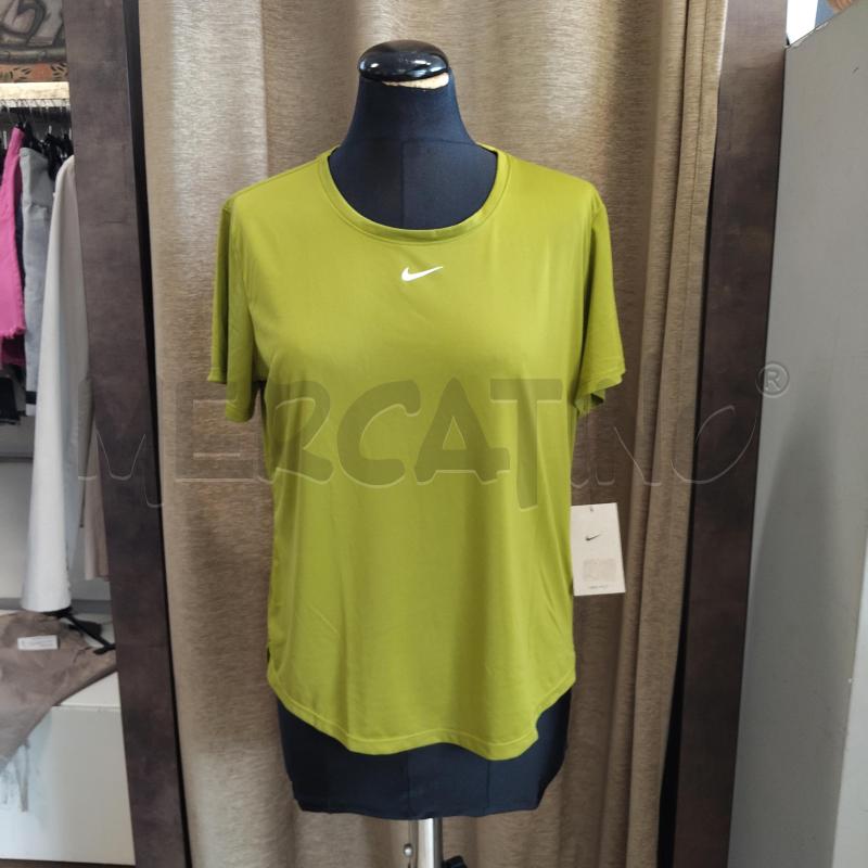 T SHIRT UOMO NIKE VERDE ACIDO  | Mercatino dell'Usato Domodossola 1