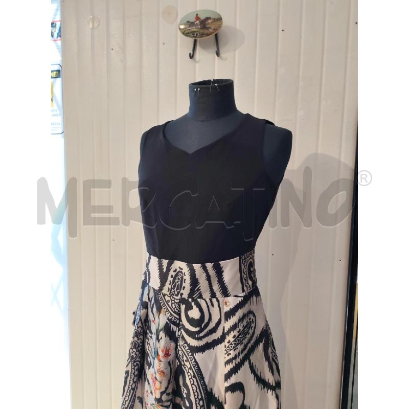 ABITO DONNA RINASCIMENTO NERO E BEIGE FANTASIA FIORI SOTTO | Mercatino dell'Usato Mestre 2