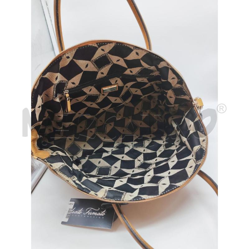 BORSA DONNA COCCINELLE BEIGE IN PELLE A MANO  | Mercatino dell'Usato Mestre 5