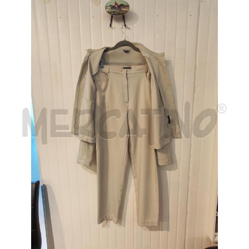 COMPLETO DONNA I BLUES BEIGE PANTALONE E GIACCA CON ZIP | Mercatino dell'Usato Mestre 2