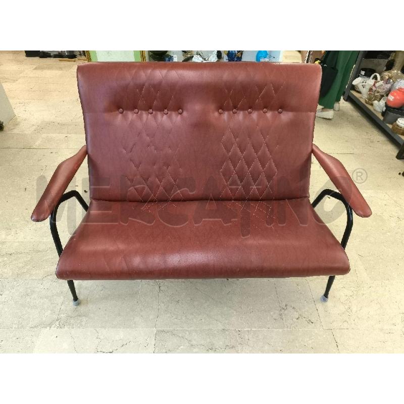 DIVANETTO BORDEAUX STRUTTURA FERRO | Mercatino dell'Usato Mestre 1