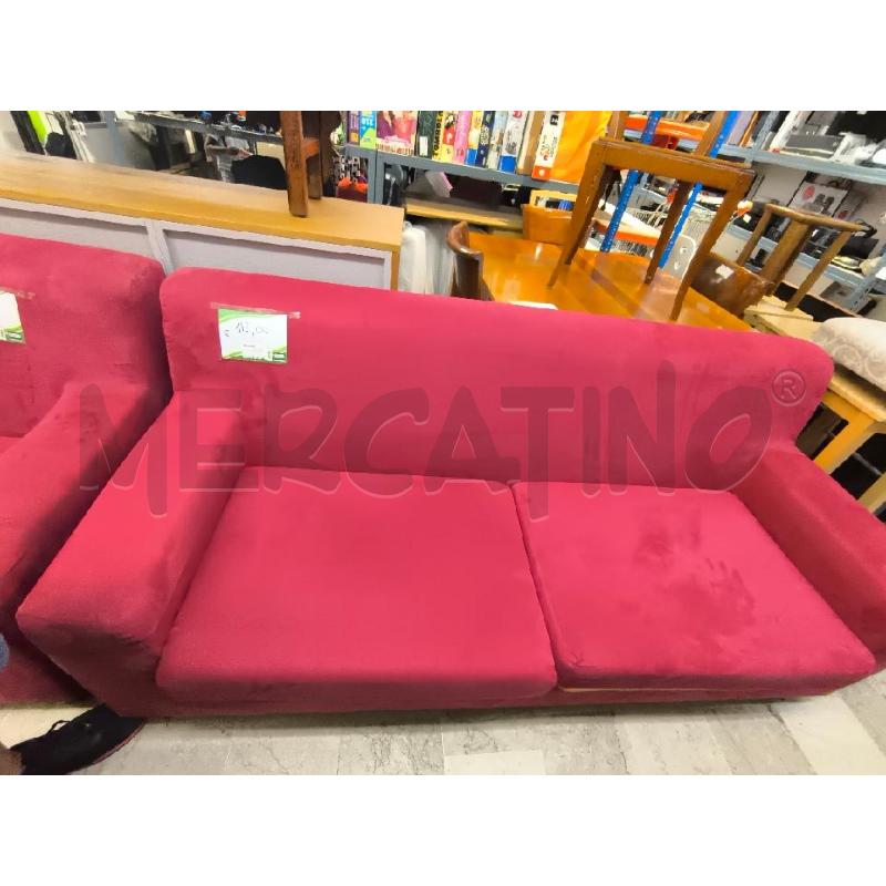 DIVANO ROSSO 3 POSTI | Mercatino dell'Usato Mestre 1