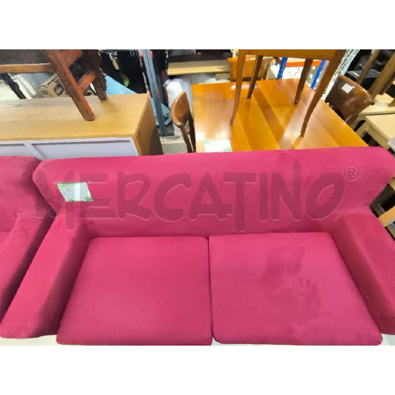 DIVANO ROSSO 3 POSTI | Mercatino dell'Usato Mestre 2