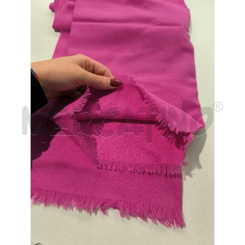FOULARD GIORGIO ARMANI I PARALLELI ROSA SCRITTA ROSA | Mercatino dell'Usato Mestre 4