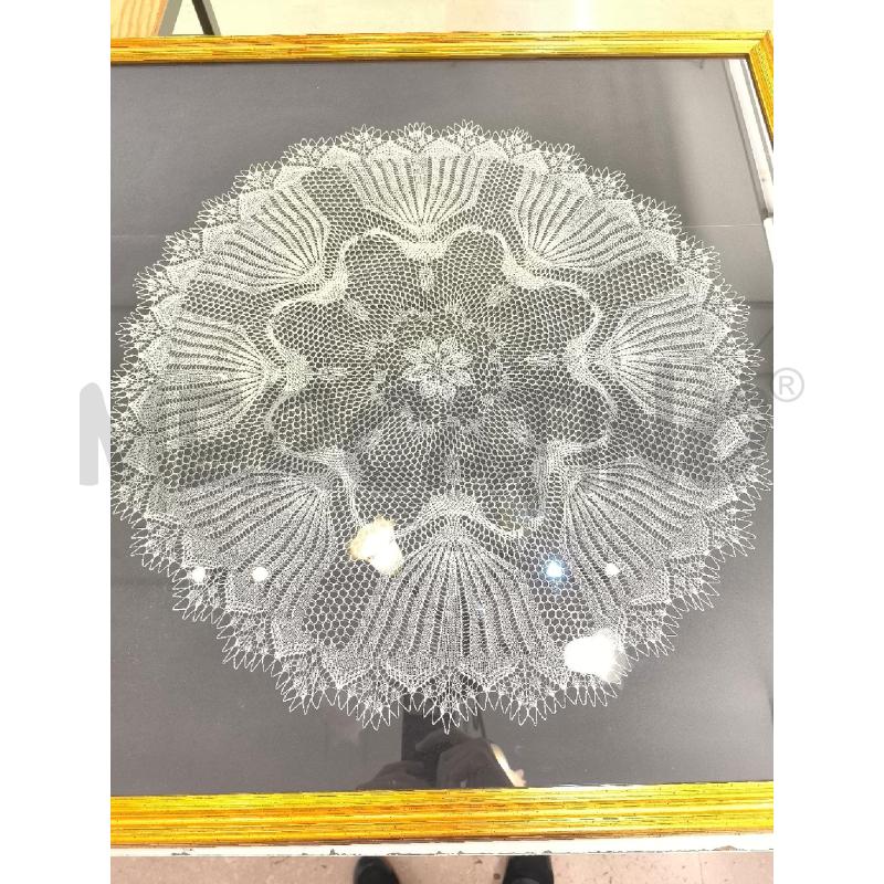 QUADRO TESSUTO LAVORATO A MAGLIA CERCHIO DI BALLERINE | Mercatino dell'Usato Mestre 1