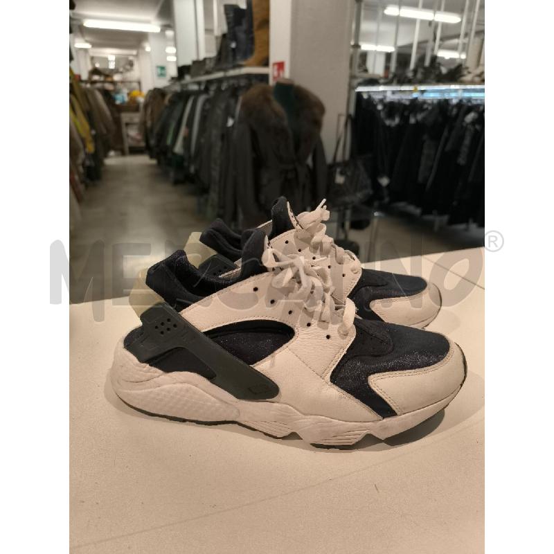 SCARPE UOMO NIKE HUARACHE BIANCHE NERE  | Mercatino dell'Usato Mestre 3