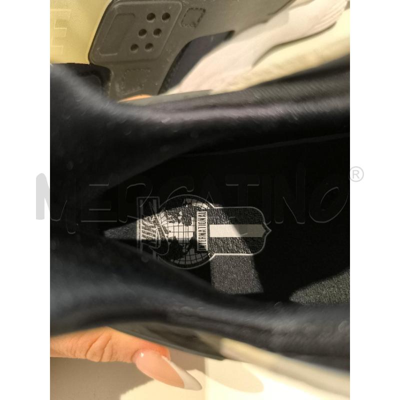 SCARPE UOMO NIKE HUARACHE BIANCHE NERE  | Mercatino dell'Usato Mestre 5