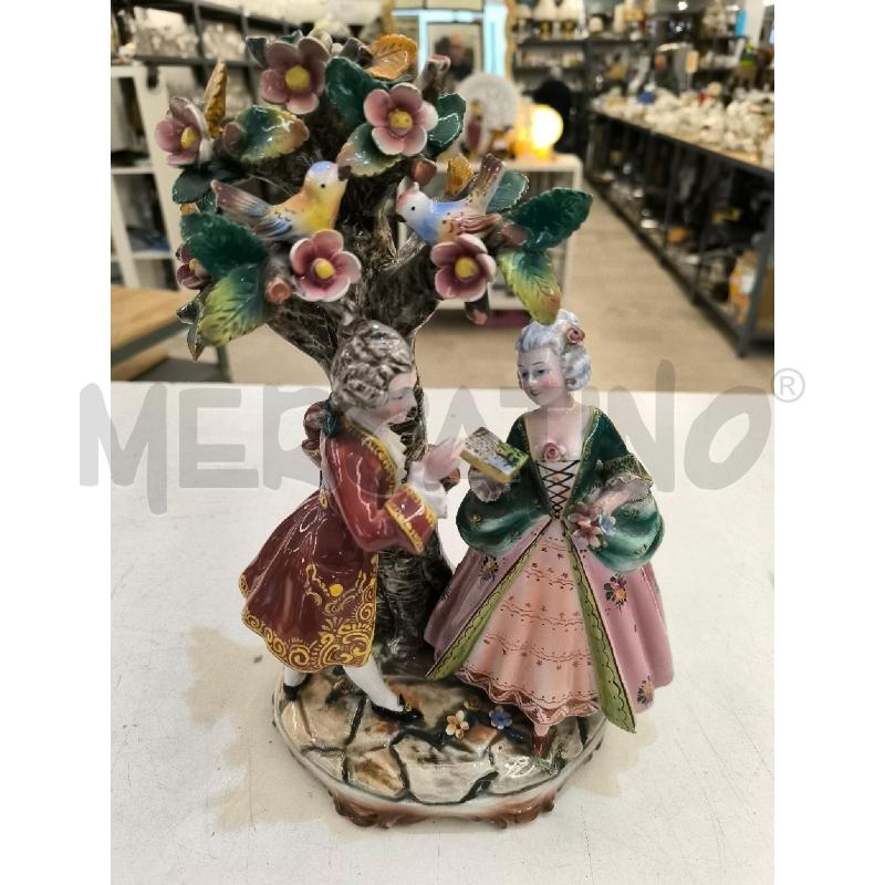 STATUA COPPIA CON ALBERO PESCO CON UCCELLINI | Mercatino dell'Usato Mestre 2