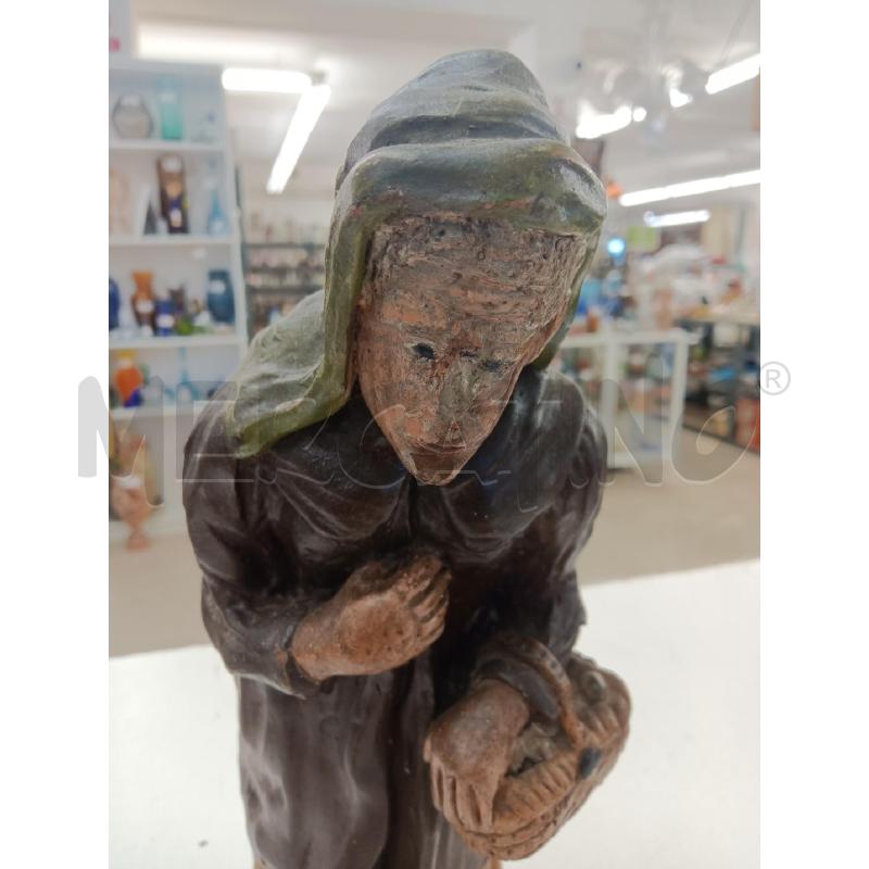 STATUA VECCHIA CON CESTO | Mercatino dell'Usato Mestre 3