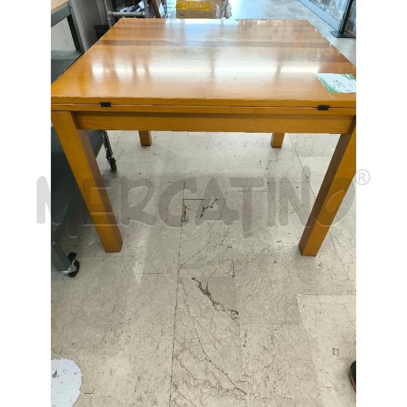 TAVOLO QUADRATO LEGNO CHIARO ZAMPE LARGHE | Mercatino dell'Usato Mestre 2