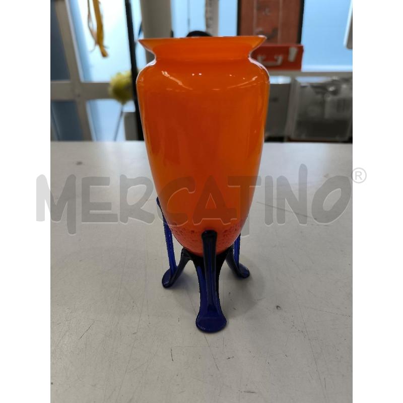 VASO ARANCIONE BASE BLU 3 GAMBE | Mercatino dell'Usato Mestre 1