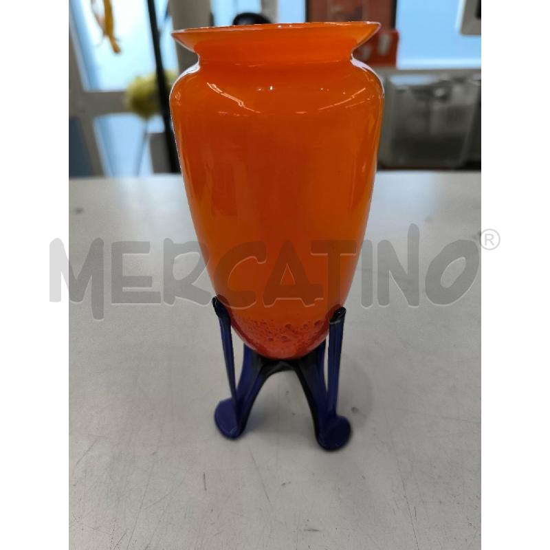 VASO ARANCIONE BASE BLU 3 GAMBE | Mercatino dell'Usato Mestre 2
