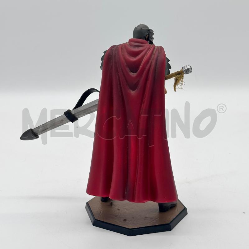 DECORAZIONE UOMO MANTELLO ROSSO SPADA LUNGA | Mercatino dell'Usato Chiampo 2
