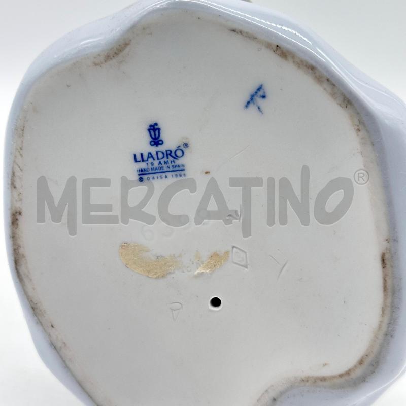 LLADRO BAMBINA(DIF) SEDUTA VESTITO VIOLETTA COLOMBA BIANCA | Mercatino dell'Usato Chiampo 2