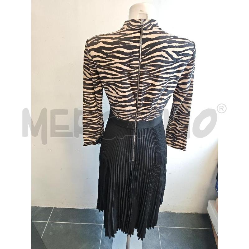 ABITO D ALC ANIMALIER BEIGE NERO FONDO  A PIEGHE  | Mercatino dell'Usato Verona fiera 3