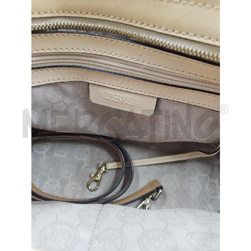 BORSA D MICHAEL KORS SELMA BEIGE LATERALI BIANCHI  | Mercatino dell'Usato Verona fiera 3