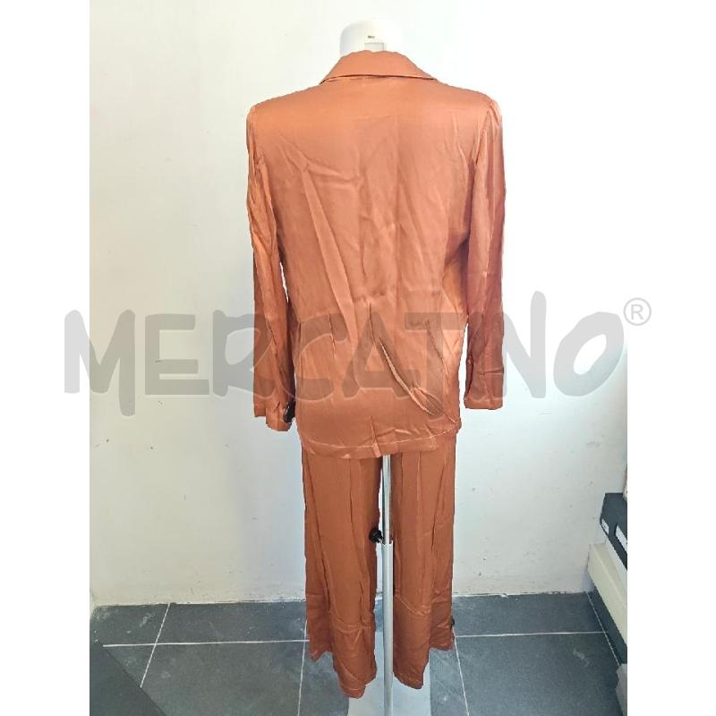 COMPLETO D BENETTON LUCIDO ARANCIO GIA +PANTA | Mercatino dell'Usato Verona fiera 3