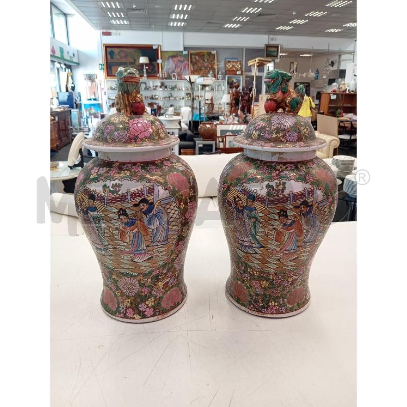 COPPIA POTICHE ORIENTALE 4 PERSONAGGI FIORI | Mercatino dell'Usato Verona fiera 1