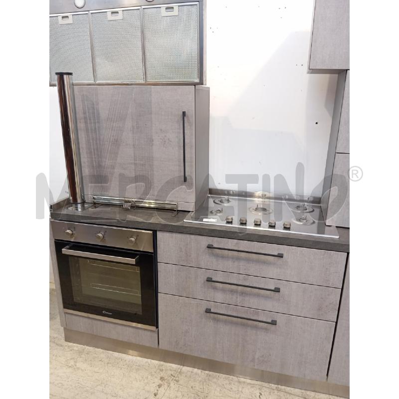 CUCINA 3MT CEMENTO + TAV A MURO + PENS | Mercatino dell'Usato Verona fiera 2