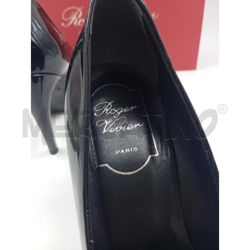 DECOLLETE D ROGER VIVIER NERO FIBBIA QUADRATA ROSSA  | Mercatino dell'Usato Verona fiera 3