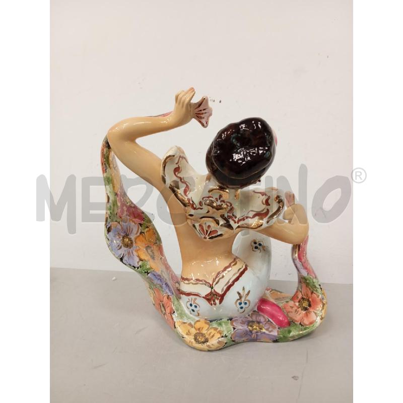 SCULTURA CERAMICA ODELISCA VESTITO FIORI  | Mercatino dell'Usato Verona fiera 3