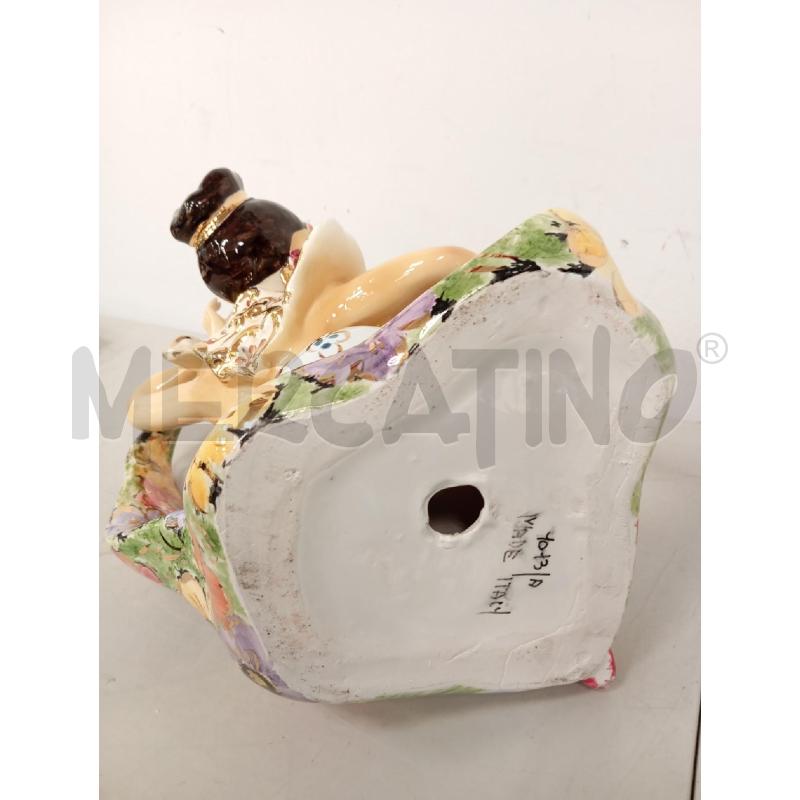 SCULTURA CERAMICA ODELISCA VESTITO FIORI  | Mercatino dell'Usato Verona fiera 4