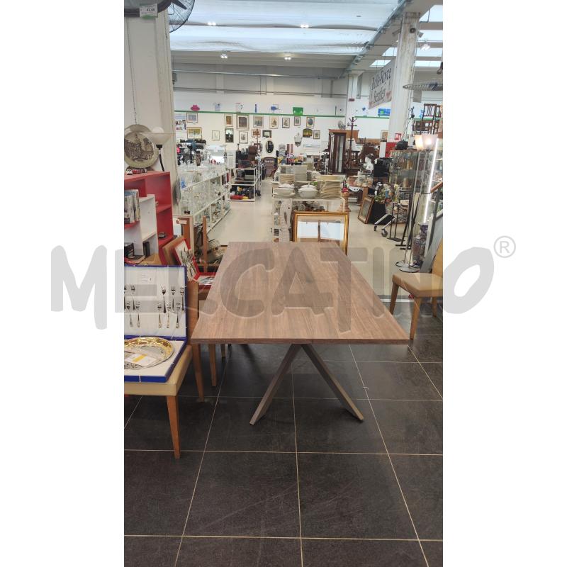 TAVOLO PIANO LEGNO B/CROCE MET GRIGIO | Mercatino dell'Usato Verona fiera 1