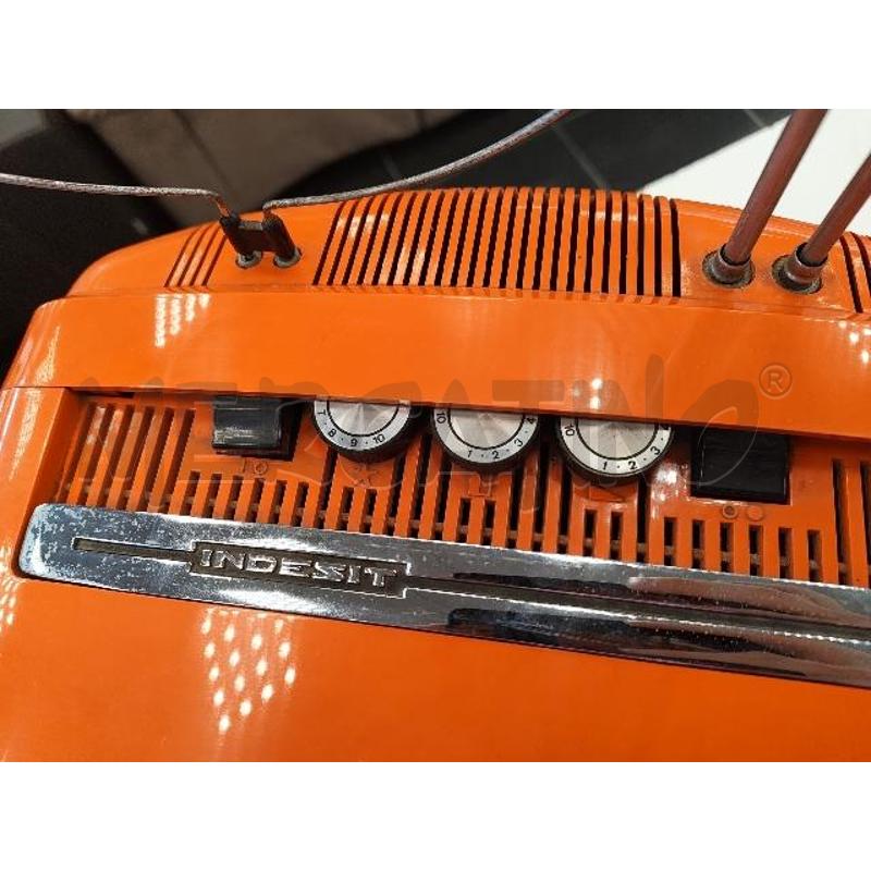 TELEVISORE INDESIT MOD. 12LI MATR.751 ARANC | Mercatino dell'Usato Verona fiera 2