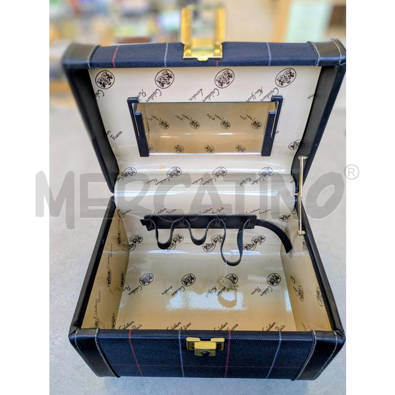 BEAUTY CASE RIGIDO LINEE ROSSE | Mercatino dell'Usato Lugagnano di sona 2