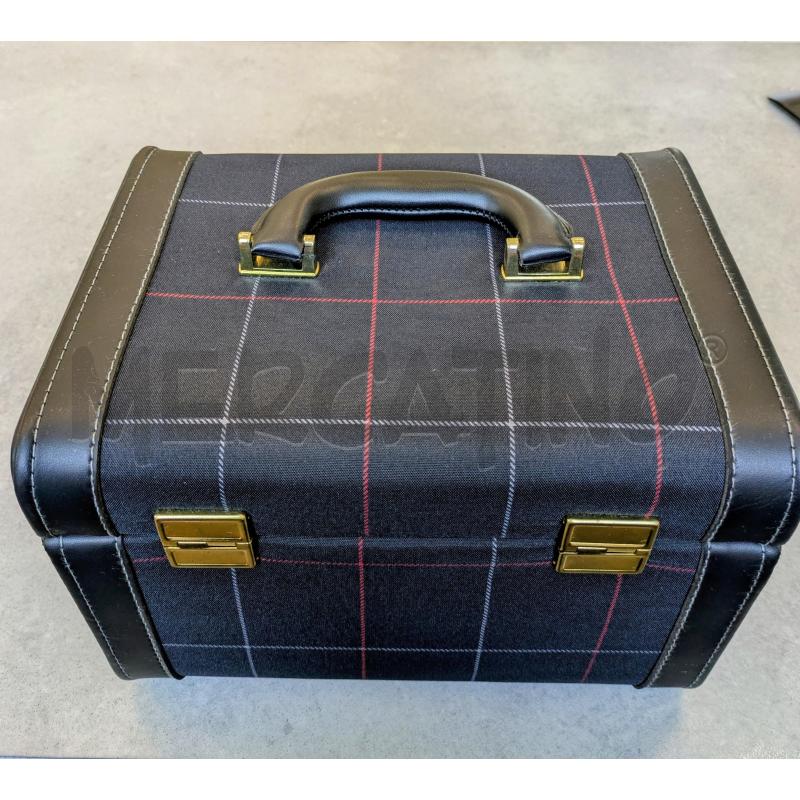 BEAUTY CASE RIGIDO LINEE ROSSE | Mercatino dell'Usato Lugagnano di sona 3