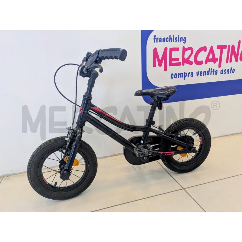 BICICLETTINA BAMBINO GIANT NERO ROSSO  | Mercatino dell'Usato Lugagnano di sona 3