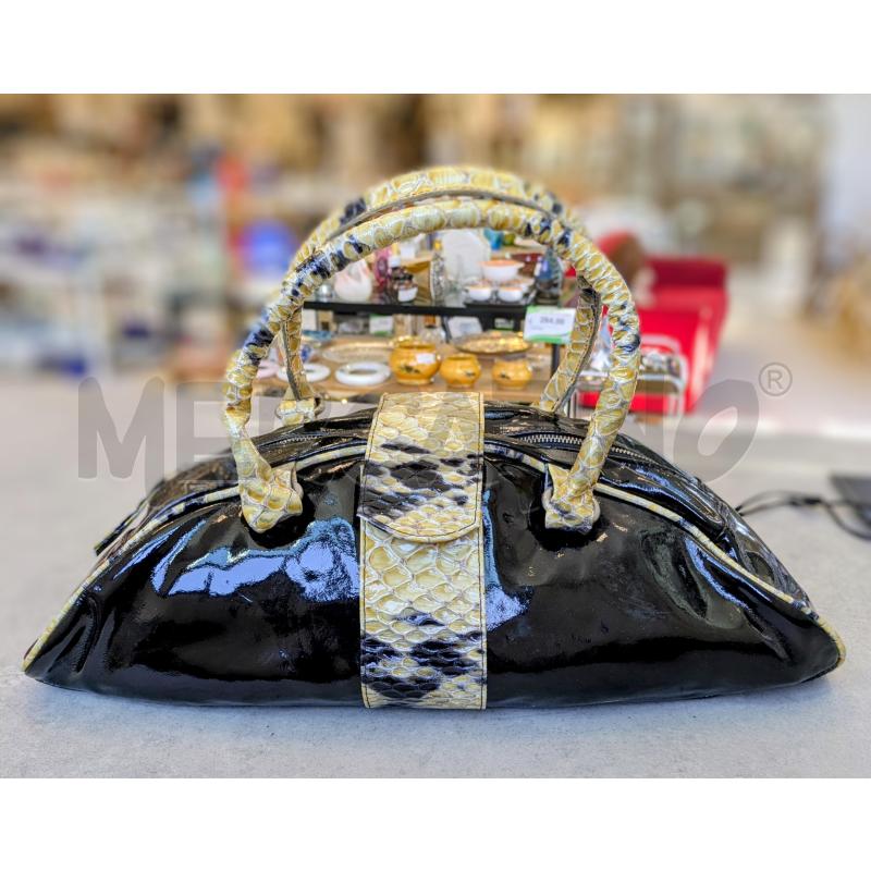 BORSA VE4RNICE NERA INSERTTI GIALLO NERO  | Mercatino dell'Usato Lugagnano di sona 1