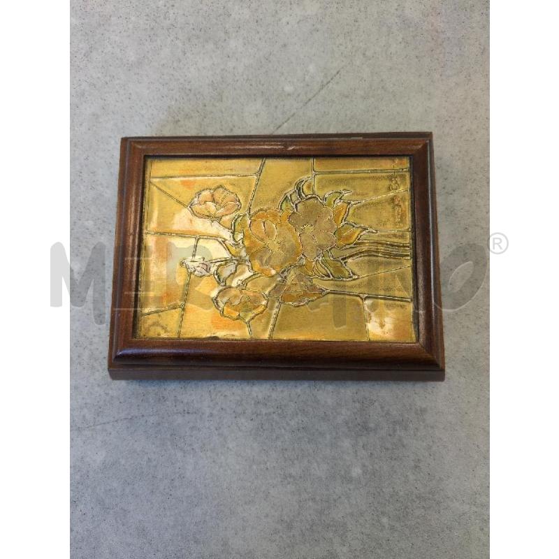 COFANETTO IN LEGNO CON PANNELLO DECO FIORI  | Mercatino dell'Usato Lugagnano di sona 1