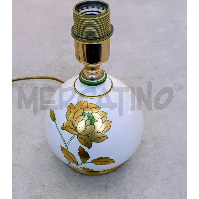 LAMPADA DA TAVOLO MOTIVO FLOREALE DORATO  | Mercatino dell'Usato Lugagnano di sona 1