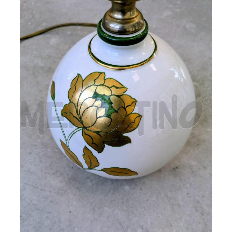 LAMPADA DA TAVOLO MOTIVO FLOREALE DORATO  | Mercatino dell'Usato Lugagnano di sona 4