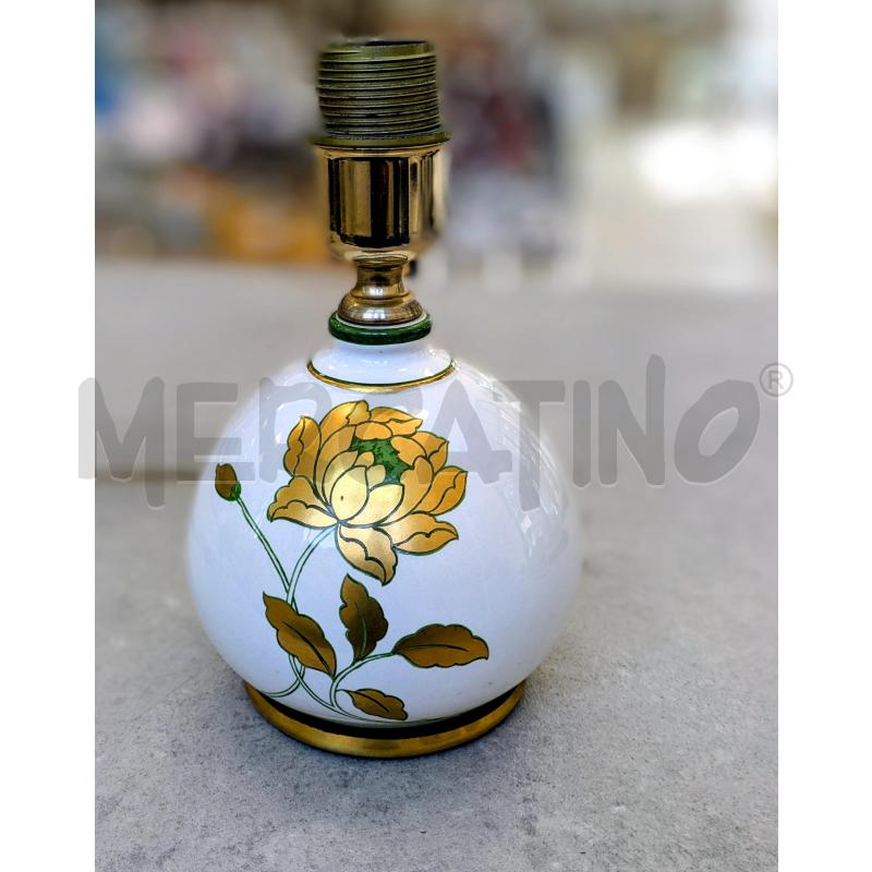 LAMPADA DA TAVOLO MOTIVO FLOREALE DORATO  | Mercatino dell'Usato Lugagnano di sona 5