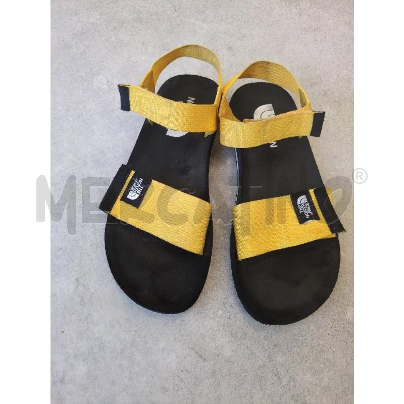 SANDALI THE NORTH FACE GIALLI  | Mercatino dell'Usato Lugagnano di sona 1
