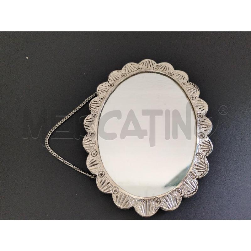 SPECCHIO OVALE CORNICE COLOR ARGENTO BEDO  | Mercatino dell'Usato Lugagnano di sona 1