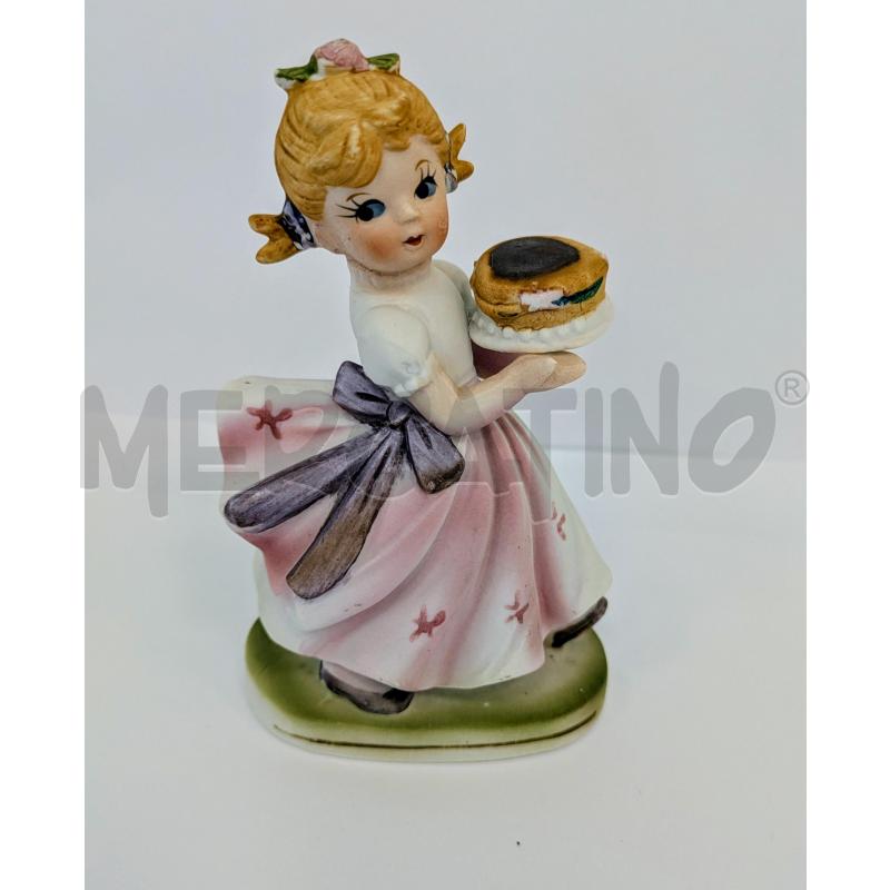 STATUA RAGAZZA CON TORTA  | Mercatino dell'Usato Lugagnano di sona 1